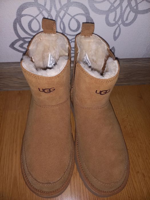 Жееские сапоги UGG кожа,натуральный мех.