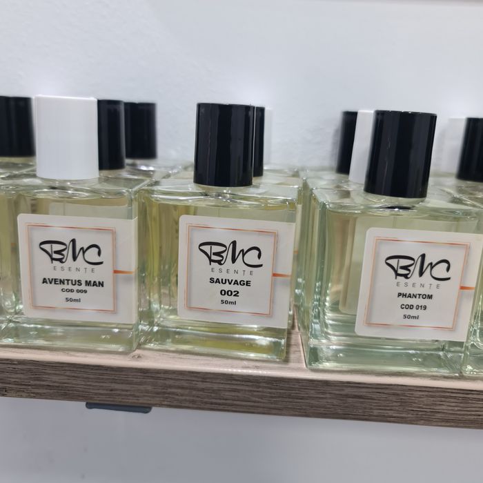 Vând parfum bărbați