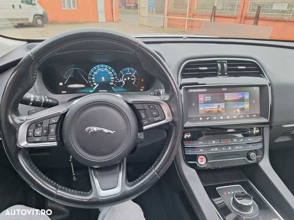 Jaguar F-Pace 25D 2017