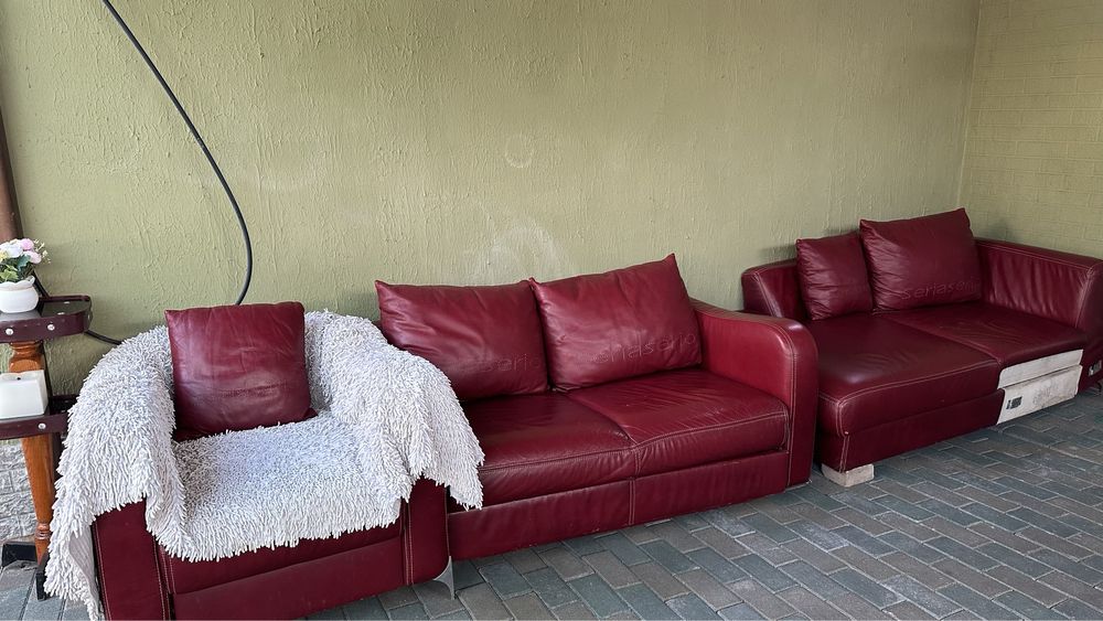 Продается кожанный диван