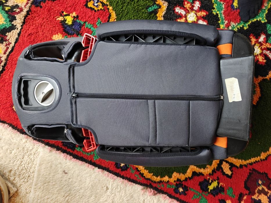 Детска седалка за кола Chicco artsana universal 15-36кг