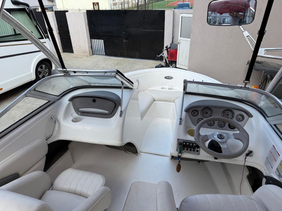 Barca Chaparral 180 8 locuri volvo penta3000 inboard