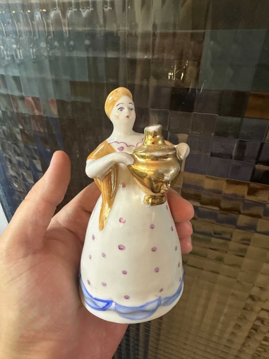 Статуэтки Фарфор