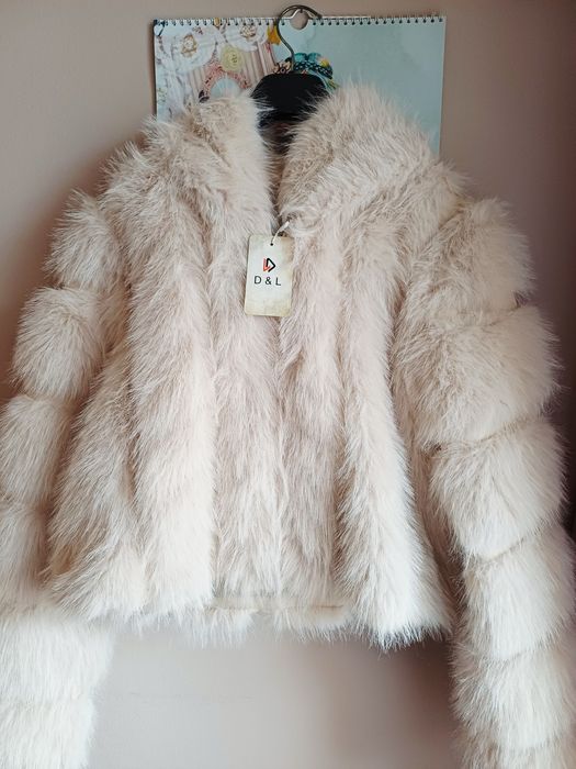 Пухкаво палто с качулка,ново