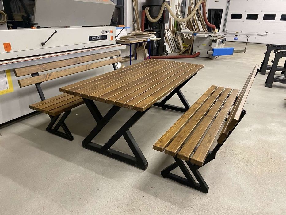 Изработваме маси и пейки от масивна дървесина