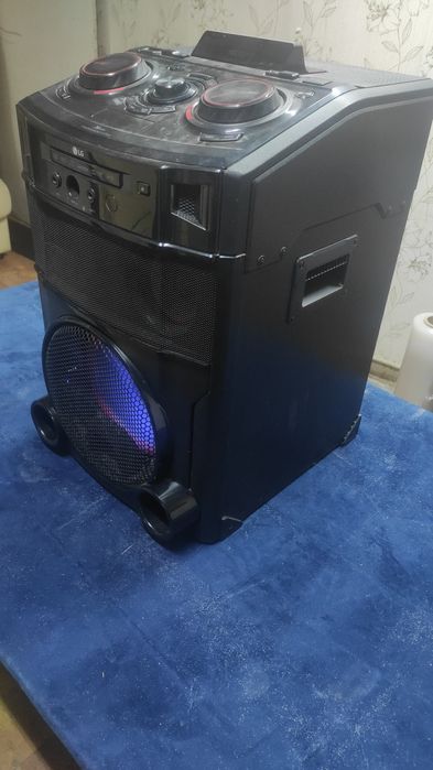 Музыкальный центр мощный