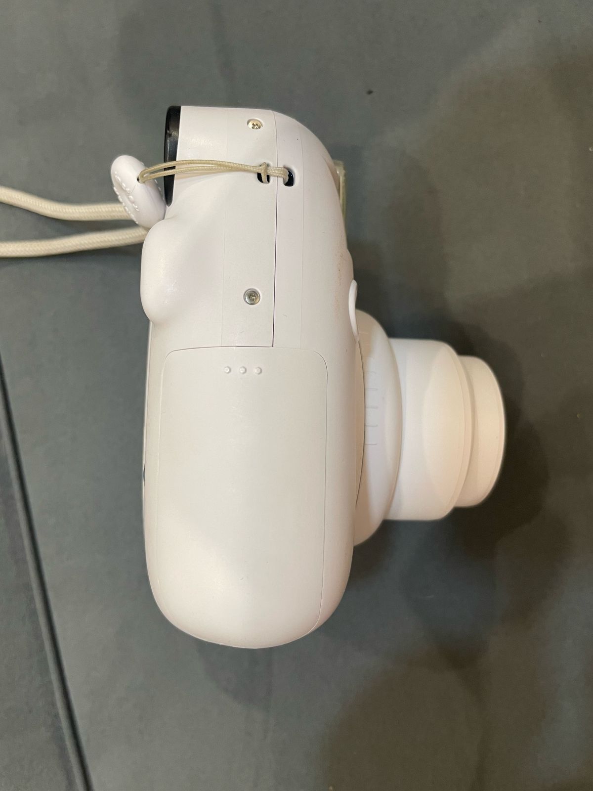Instax в белом цвете