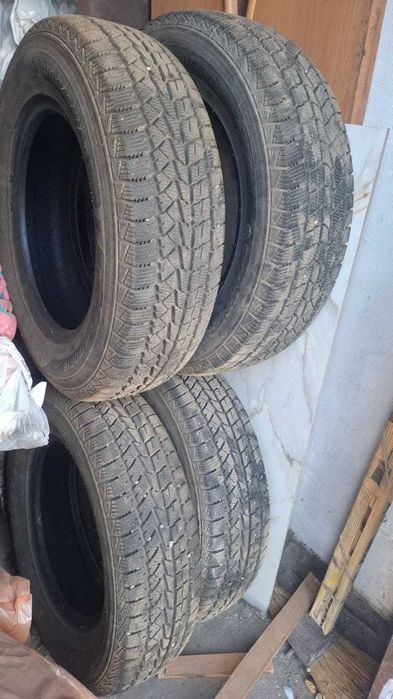 Продам шины  215/70 R16