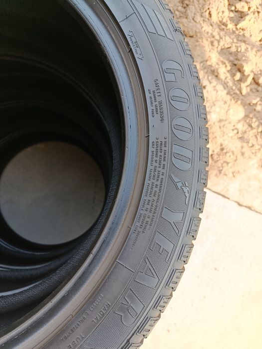 235_50_R19 GoodYear