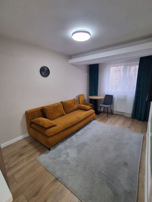 Închiriez garsoniera lux rogerius