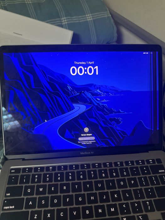 Makbook air 13 2020 M1 13’3