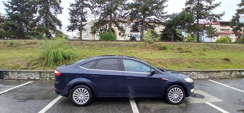 Vând Ford Mondeo