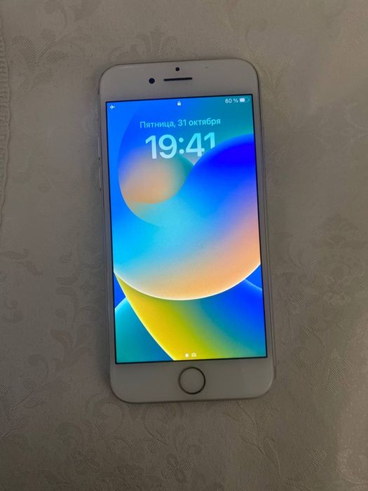 Айфон 8 продаю, 64гб