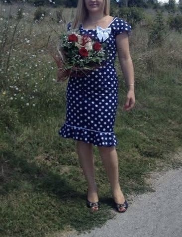 Разкошна тъмно синя рокля