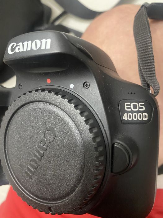 Camera Canon eos 4000d