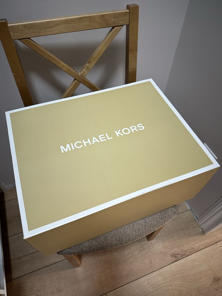 Коробка Michael Kors
