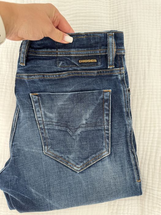 Vand blugi barbati  Diesel in stare excelenta, marime W31-L32