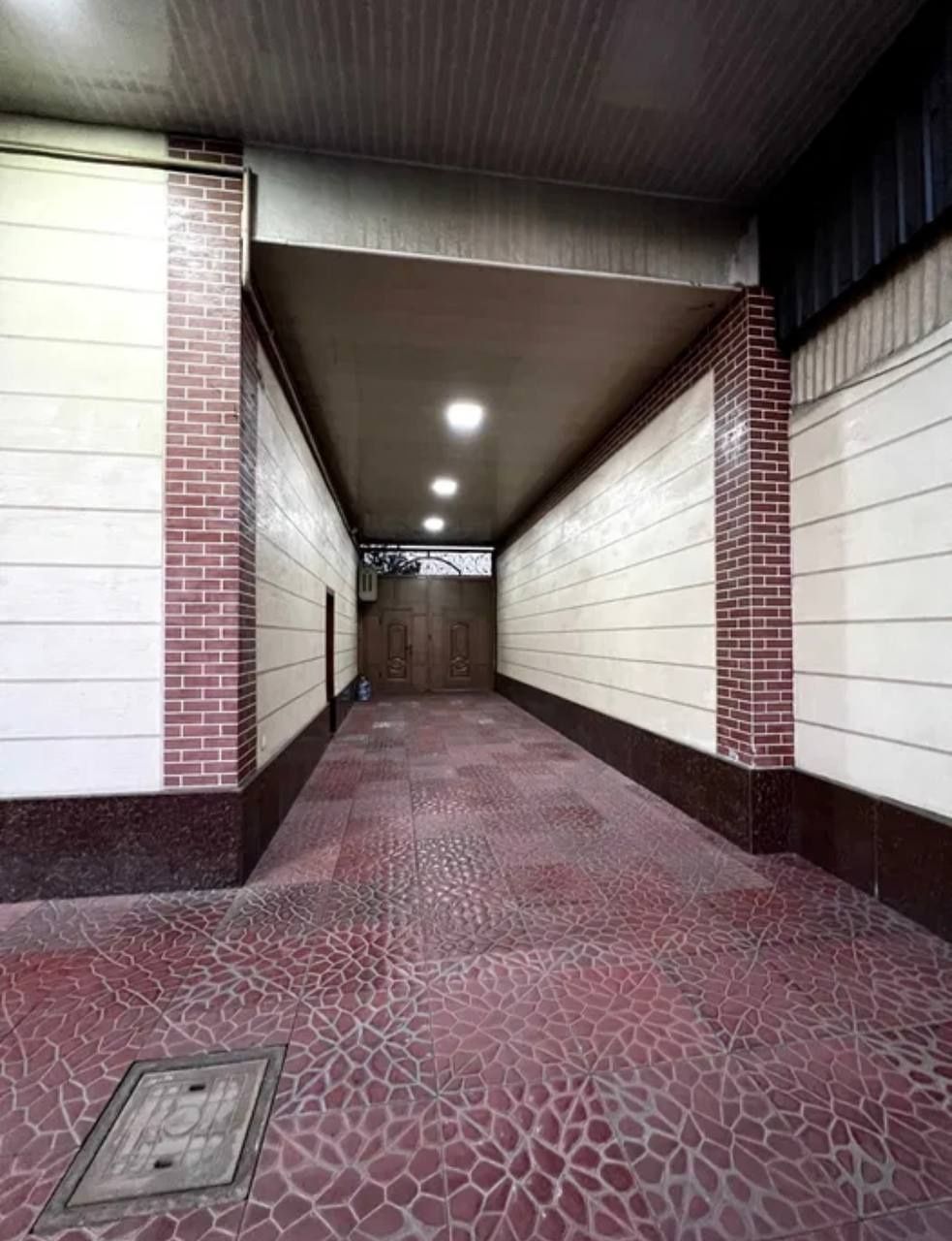 Sergili Bobur mahalla 6 sotix 7 xona tayyor yashashga