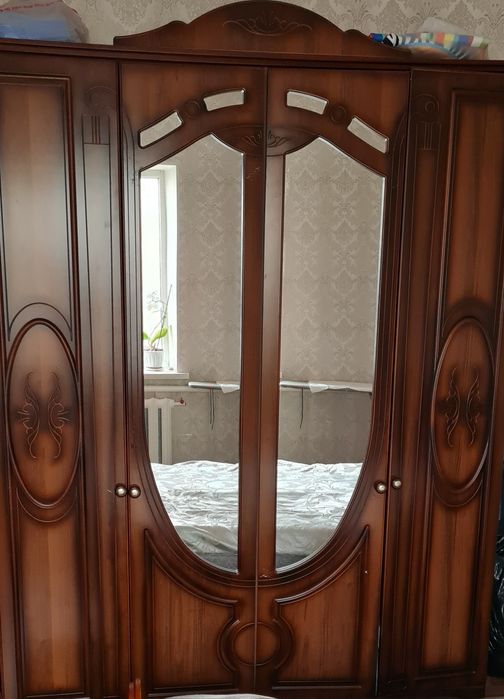 Спальный гарнитур