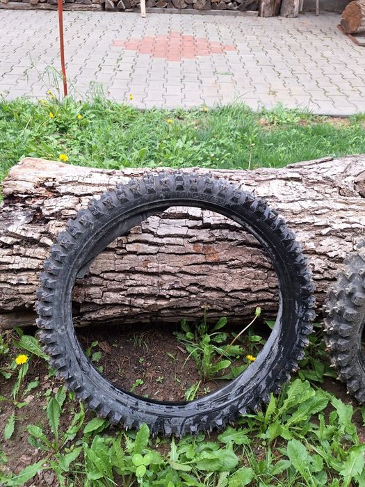 Cauciuc cu suruburi motocross