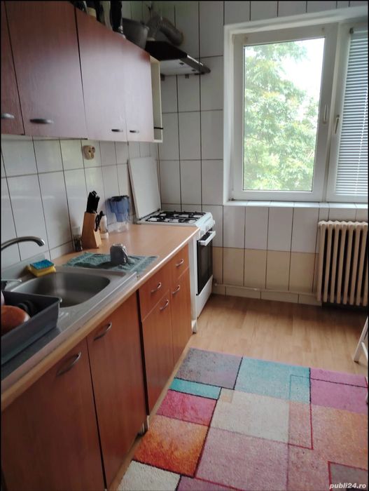 Închiriez apartament cu 3 camere S6
