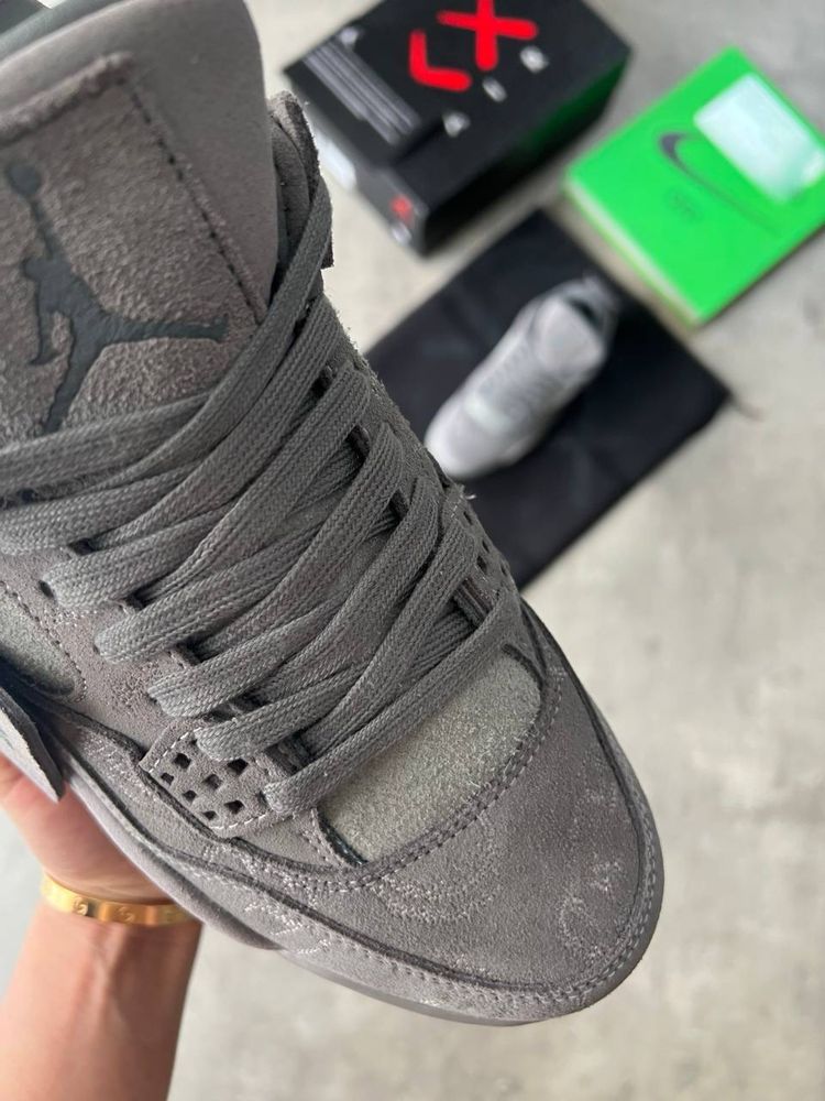 Air Jordan 4 Retro x KAWS “Cool Grey”
