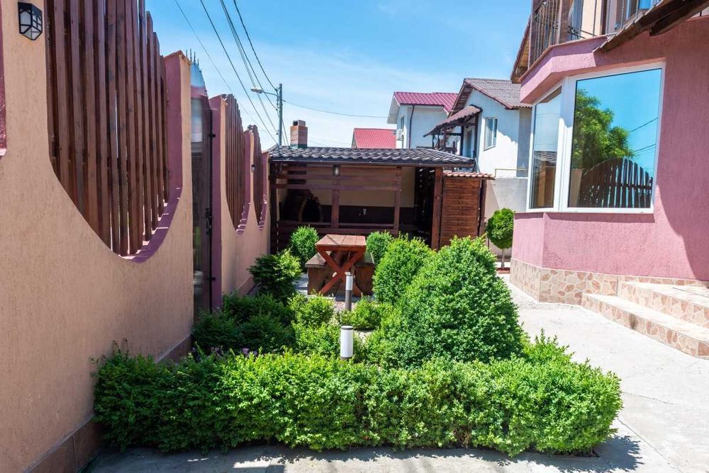 Vand Pensiune Eforie Nord Afacere la Cheie