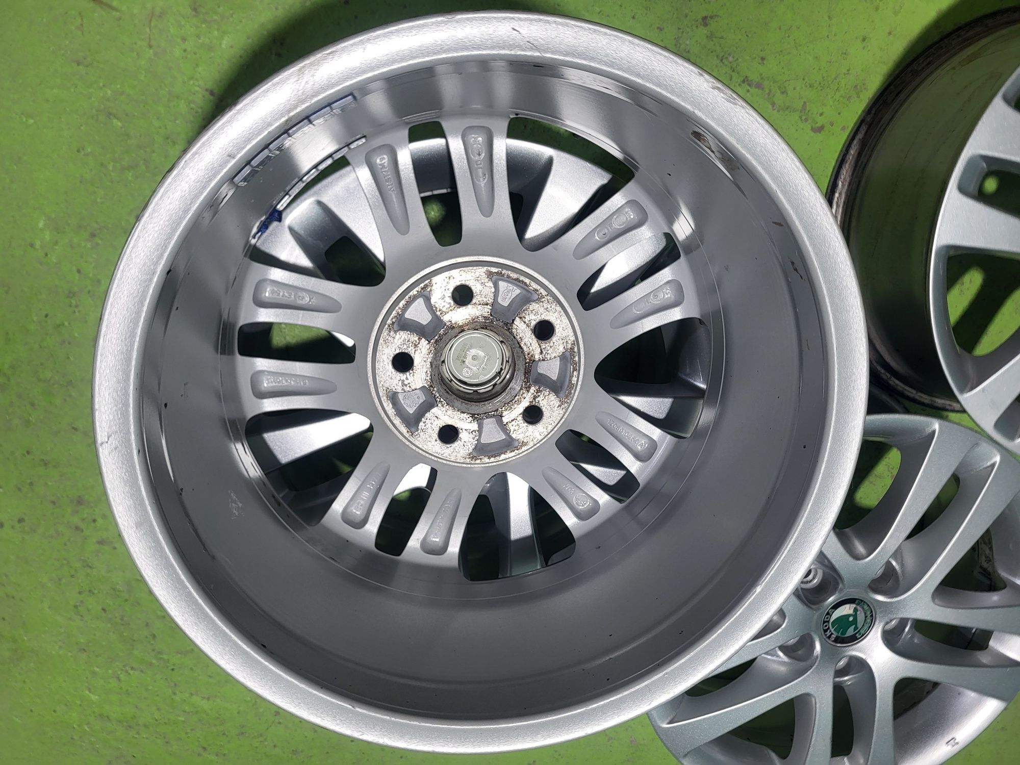 16 5x112 Skoda лети джанти 5х112 шкода