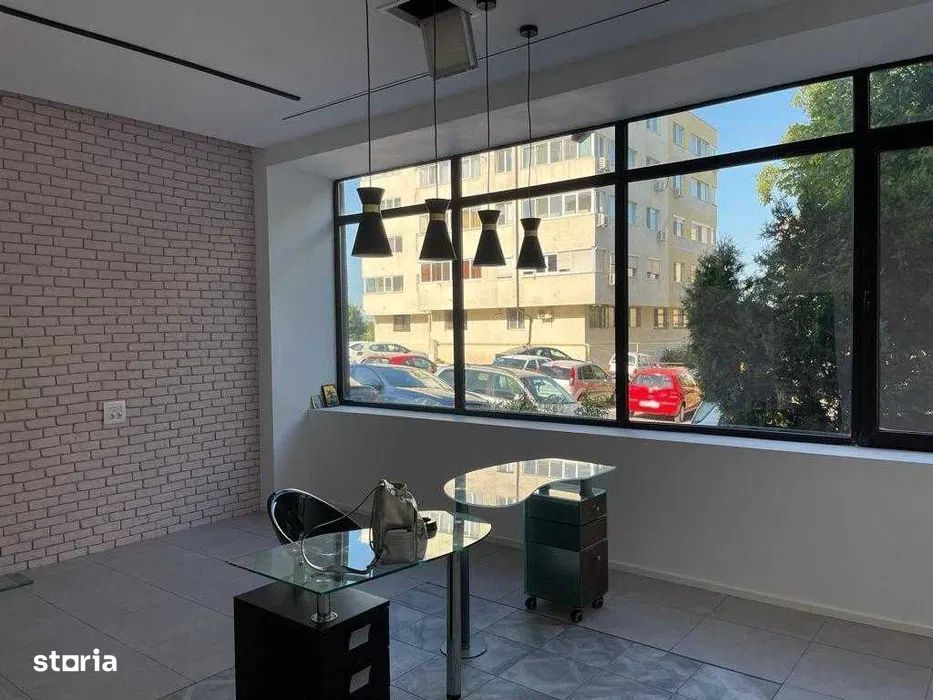 Poarta 6-spatiu comercial finisat modern cu 2 intrari