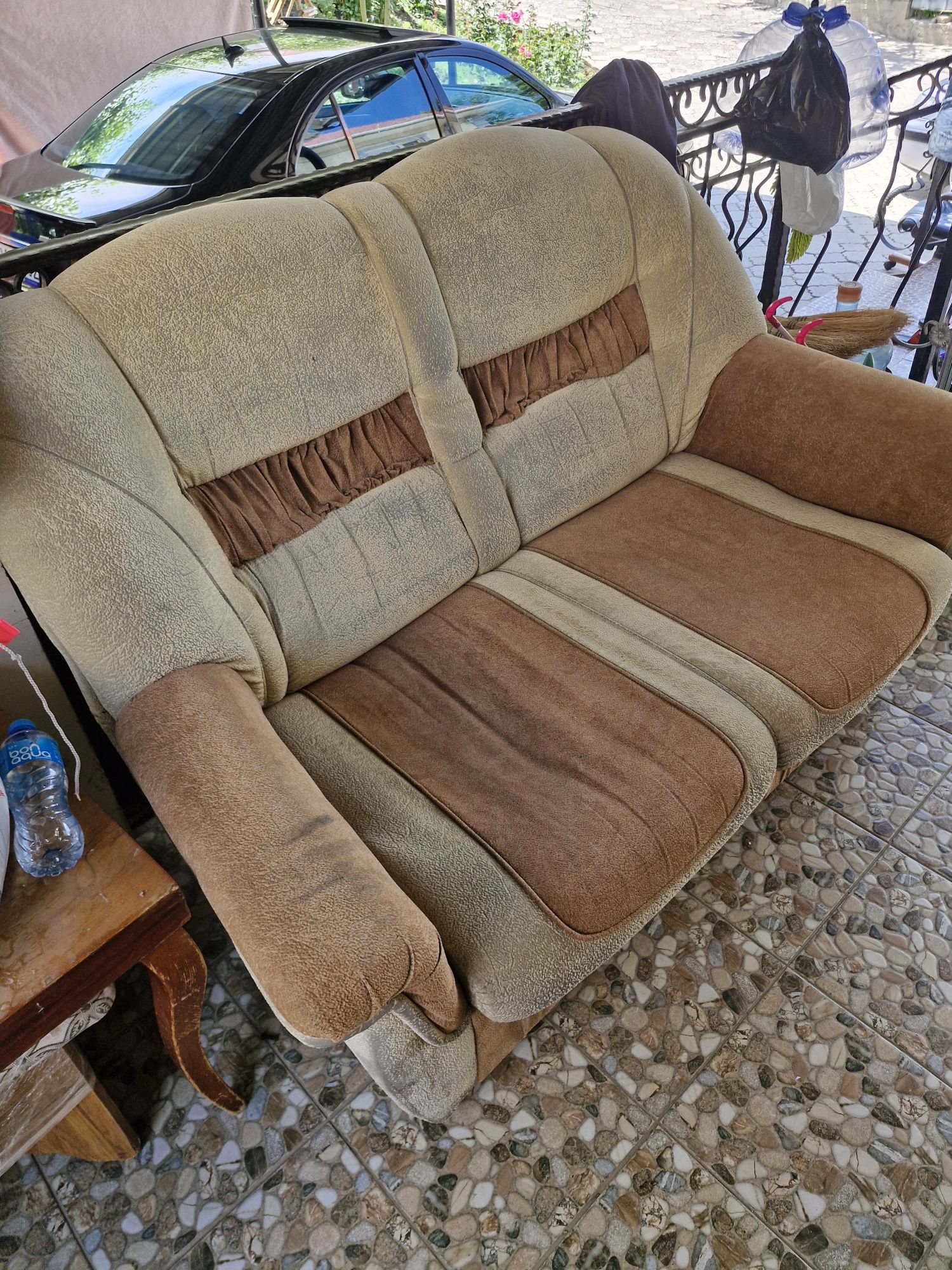 Продам диван 2 и 1 кресло