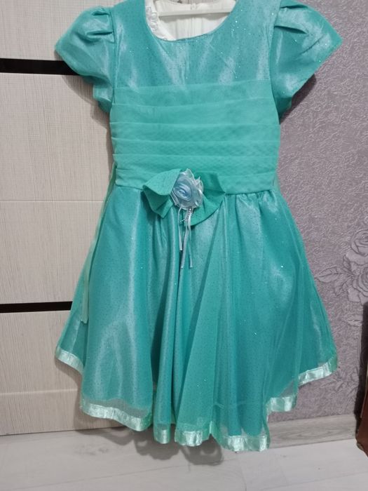 Продам новогодние платья