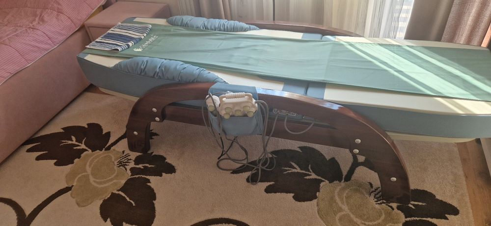 Pat masaj cu role jad