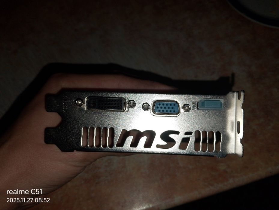 Продам видеокарту MSI GeForce GT 730 2GB DDR3 с пломбой
