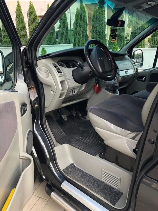 Renault Trafic Renault trafic 2.0 DCI 115 CP 8+1