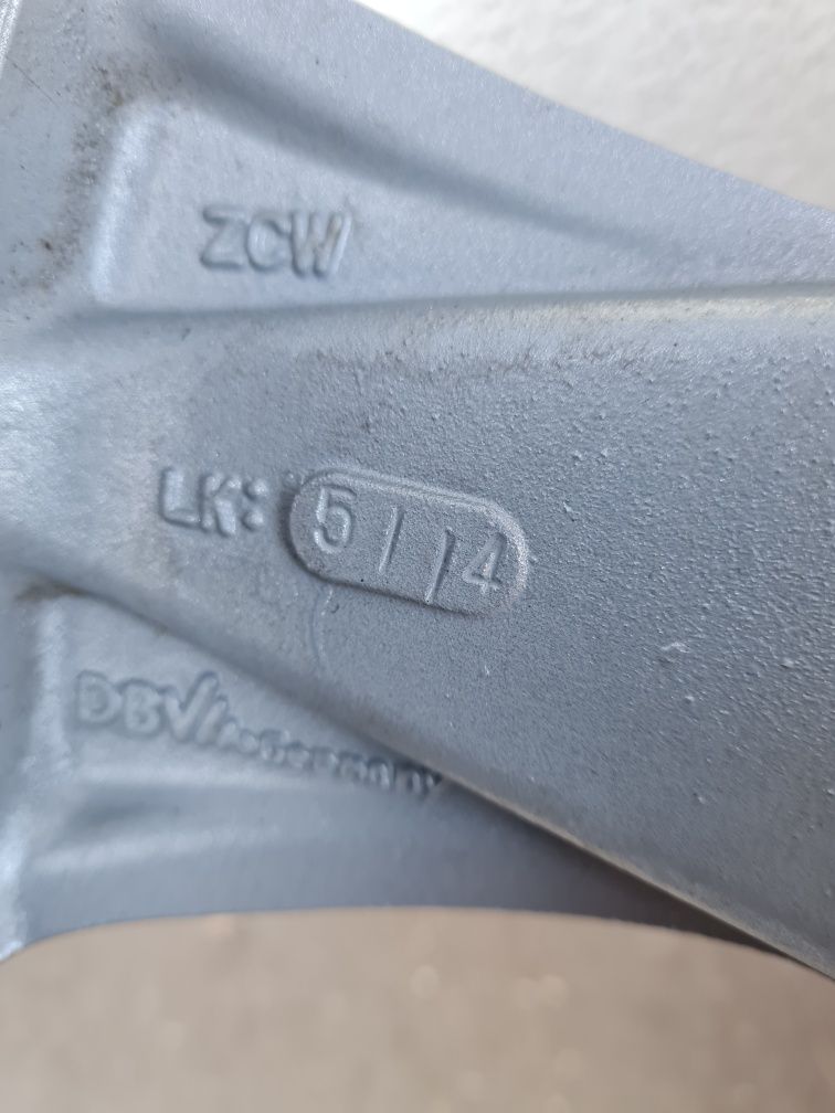 Джанти DBV G. за TOYOTA KIA HYUNDAI MAZDA Nissan R17 5x114.3 ET35 8J