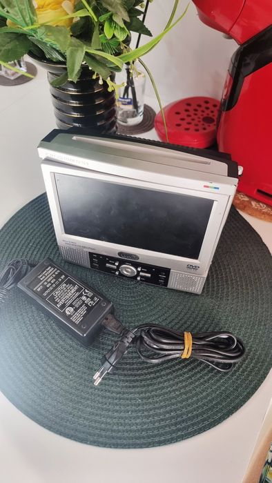 Tv  video mp3 Trevi , 7 inch , la 12v ,perfect  !