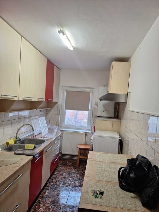 Apartament cu 3 careme de inchiriat Noua