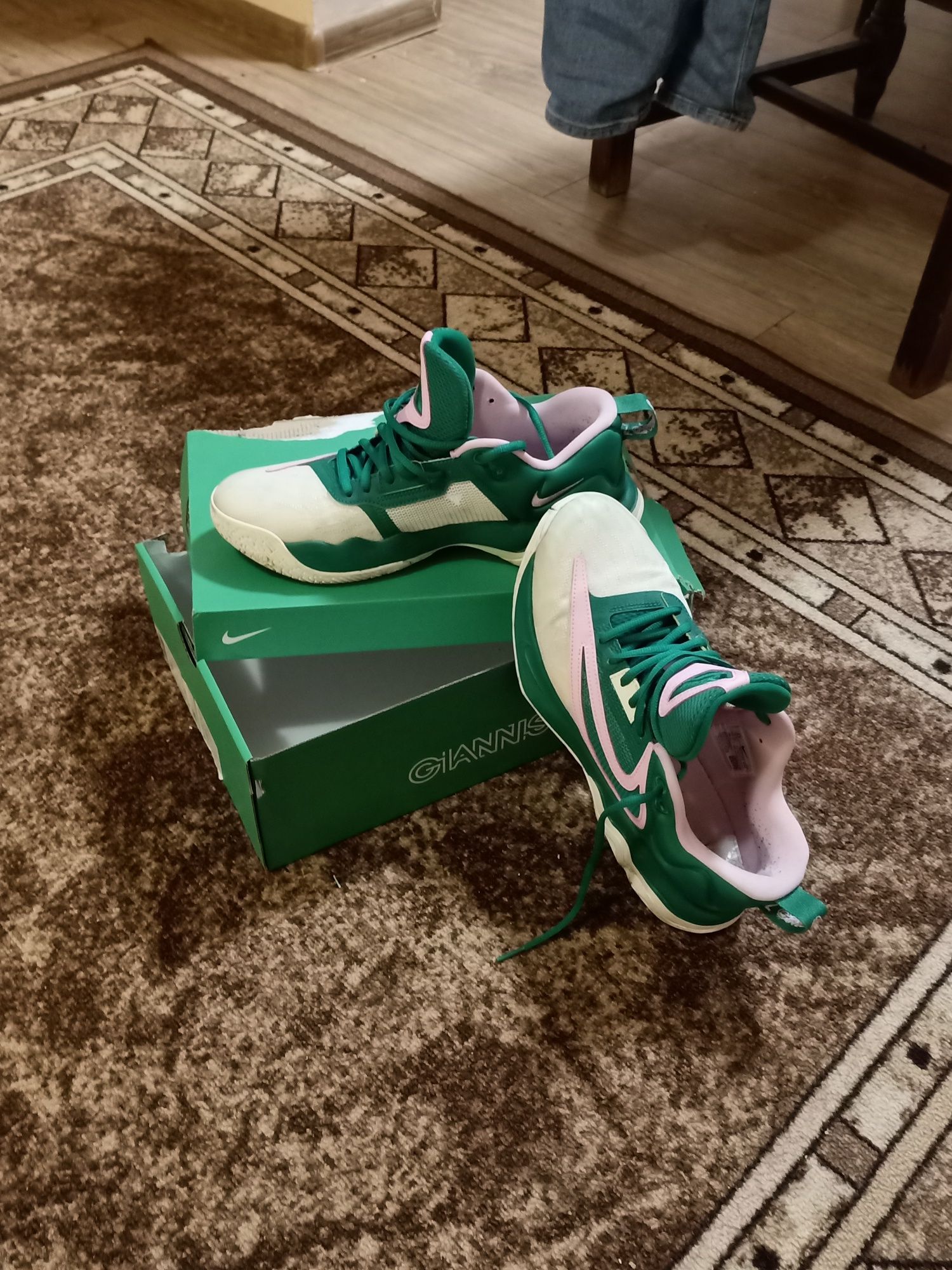 NIKE GIANNIS 43номер...