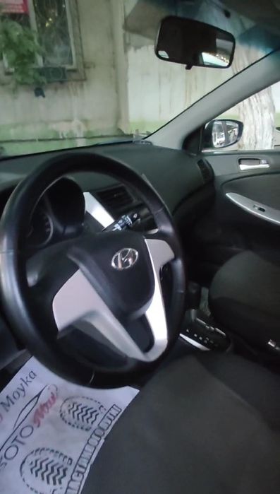 Hyundai Accent 2012