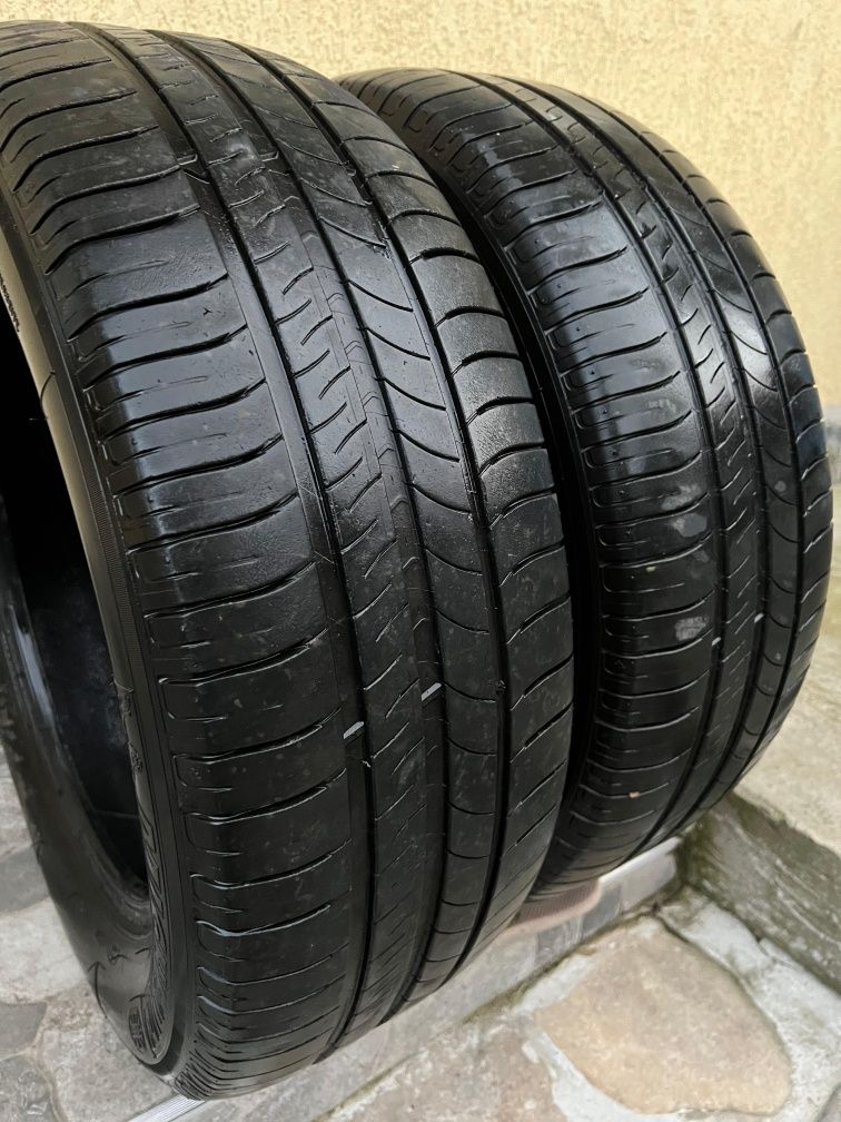 Vând două anvelope Michelin Green X 205 60 R16 Vară