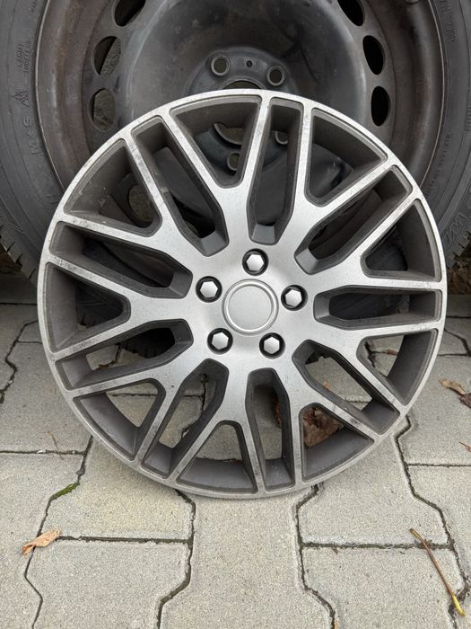 Комплект зимни гуми с джанти 205/60/16 Dunlop