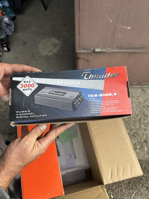 Бас каса JBL 1100w + усилвател thunder 3000w+кабели