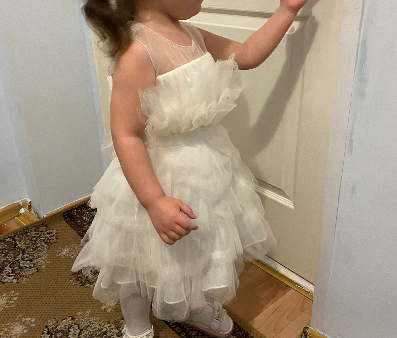 Продам  детское платье белое 3-4 года
