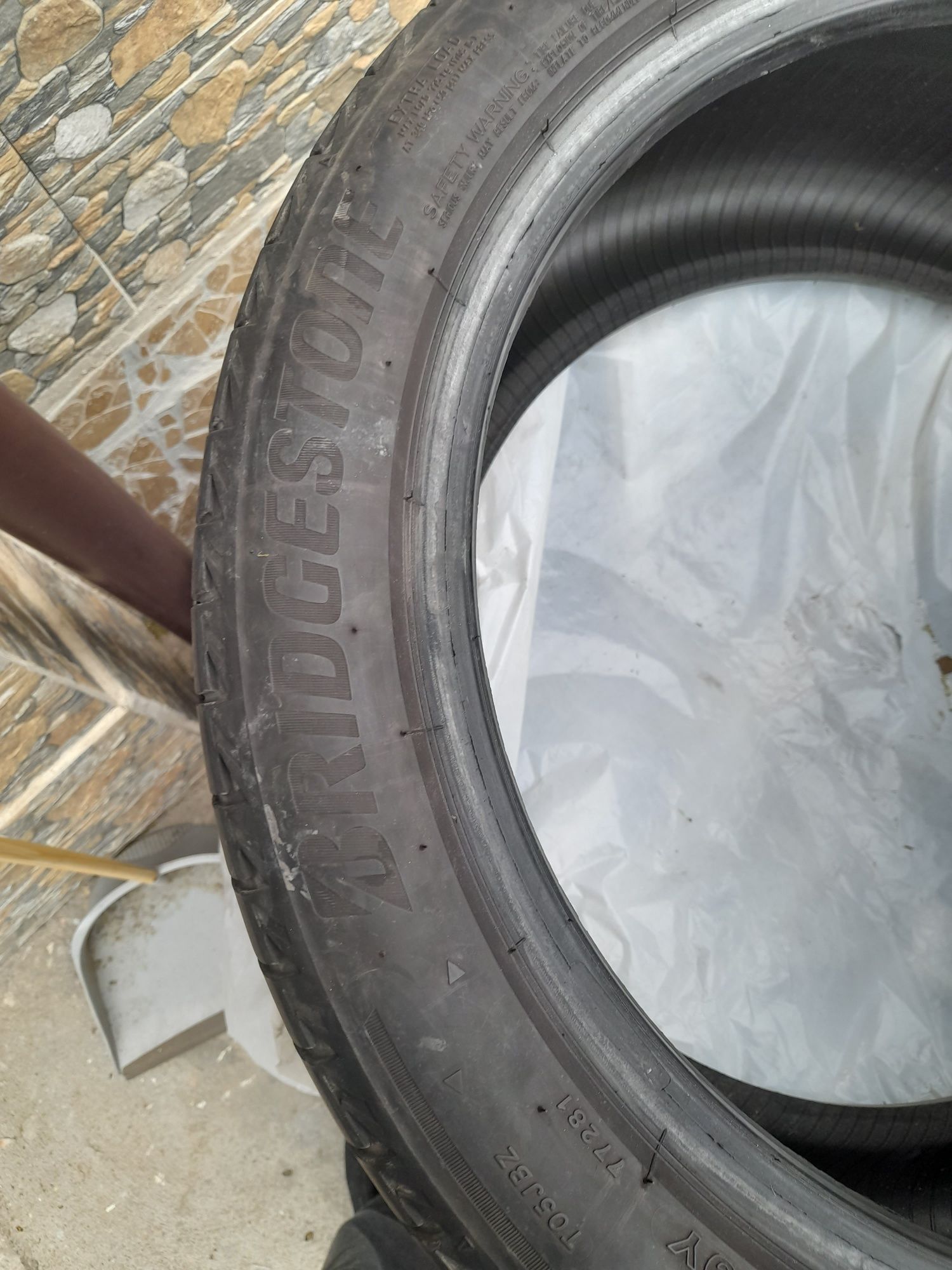 Vand 4 anvelope de vara 255 40 r18