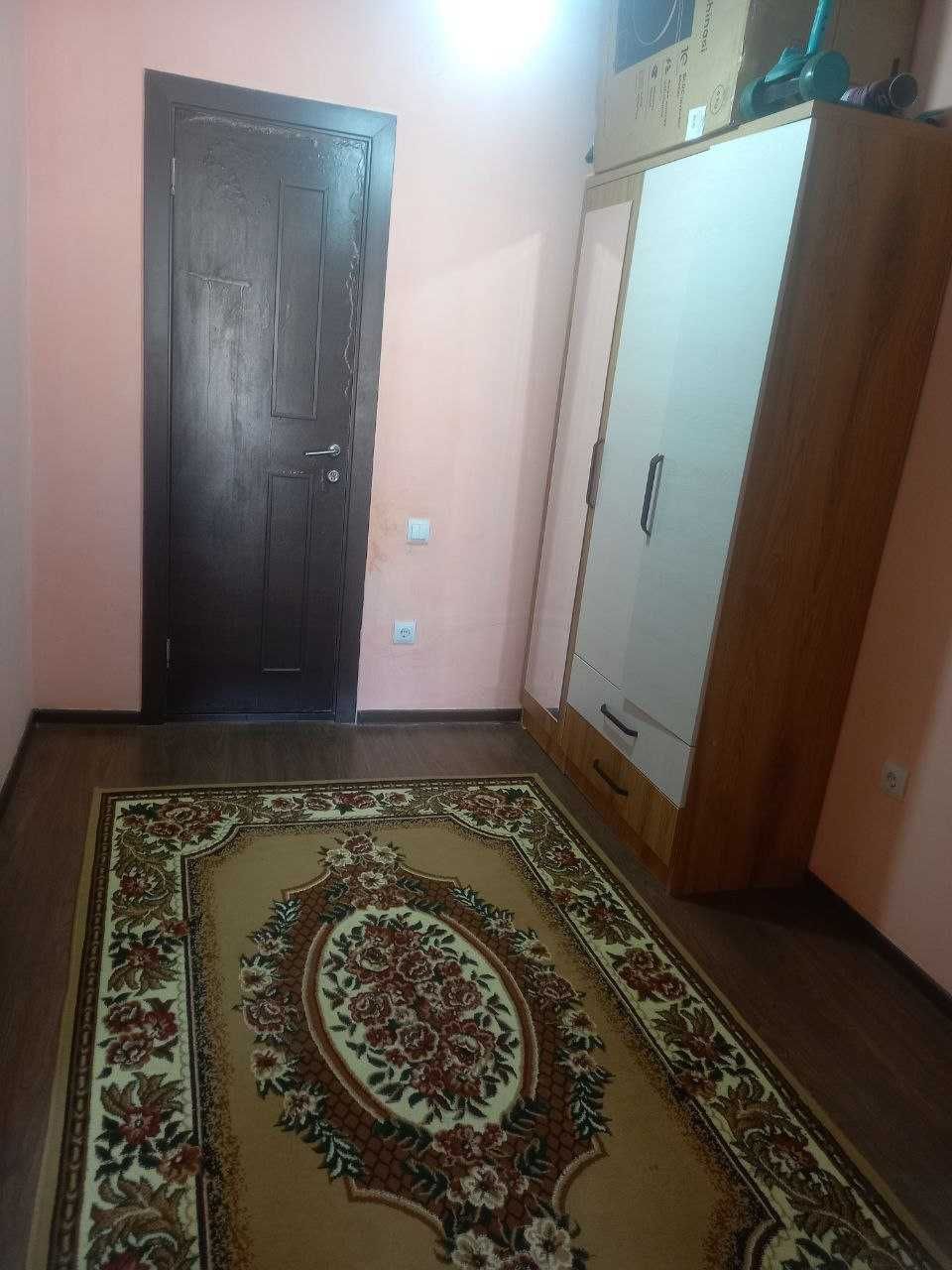 Нурафшон шаҳри Қумариқ мфй 2 хонали, 42 қвадрат метр квартира сотилади