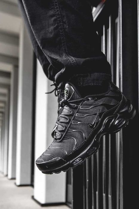 Nike Air Max Plus Man Sport Modern New All Black PLUS