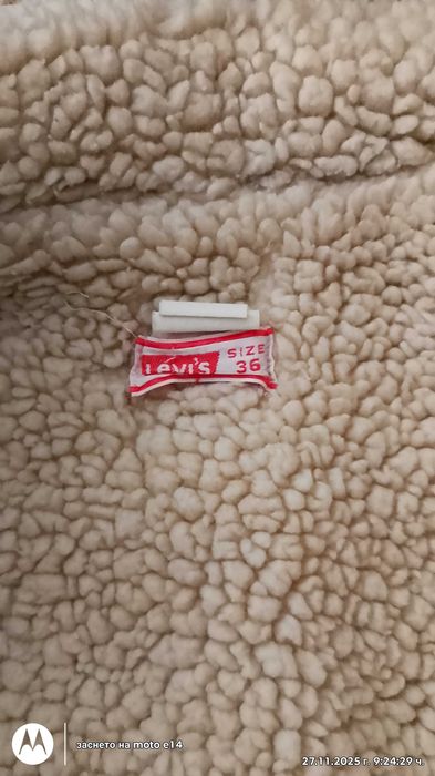 дънково яке    levis  подходящо за тинейджер