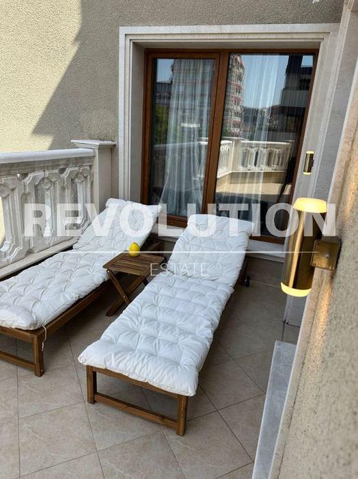 Дава се под наем Двустаен апартамент в Варна, Център - 110 кв.м за 1400 € - Снимка #9