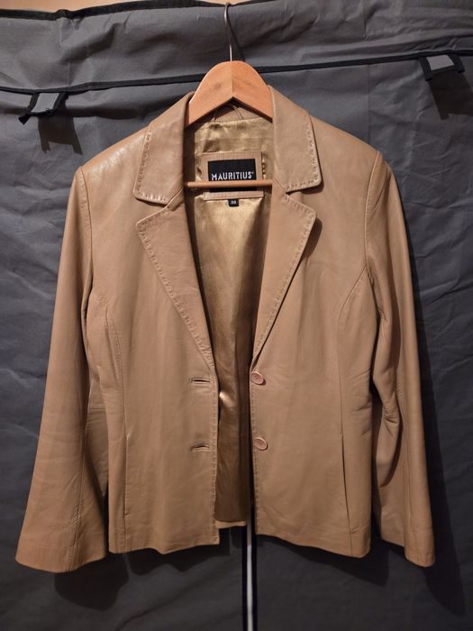 Jachetă din piele naturală