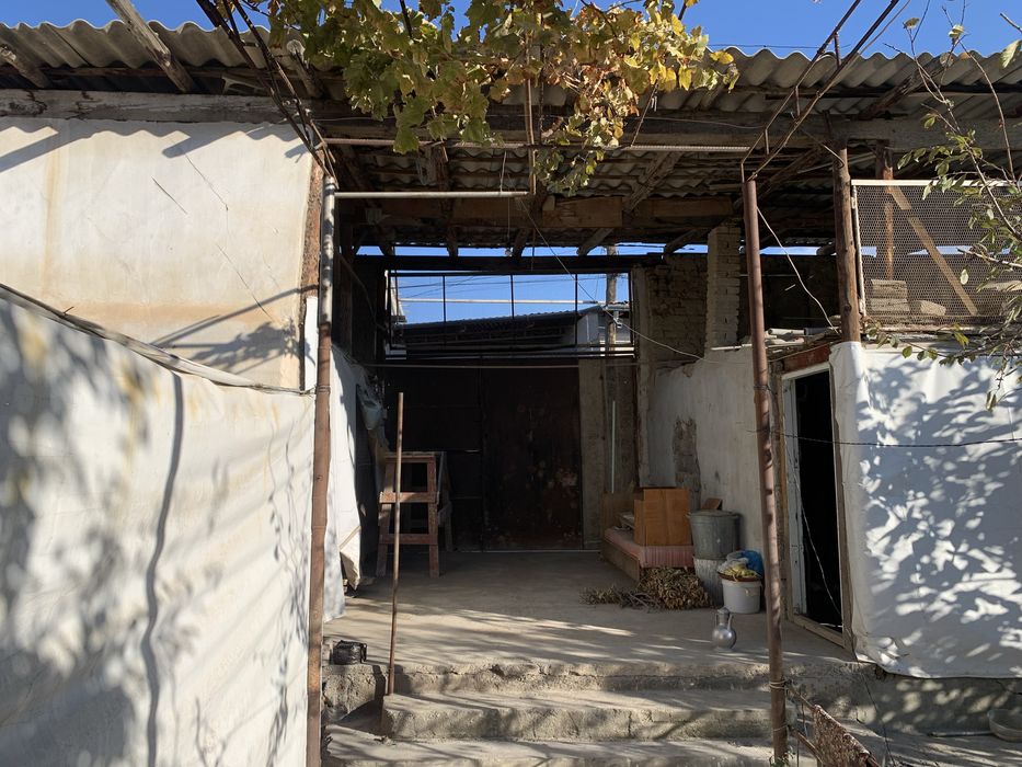 Ховли уй сотилади